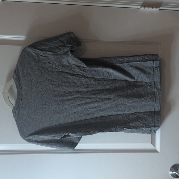 Lululemon 5 year basic T-shirt. Gray - Picture 3 of 3
